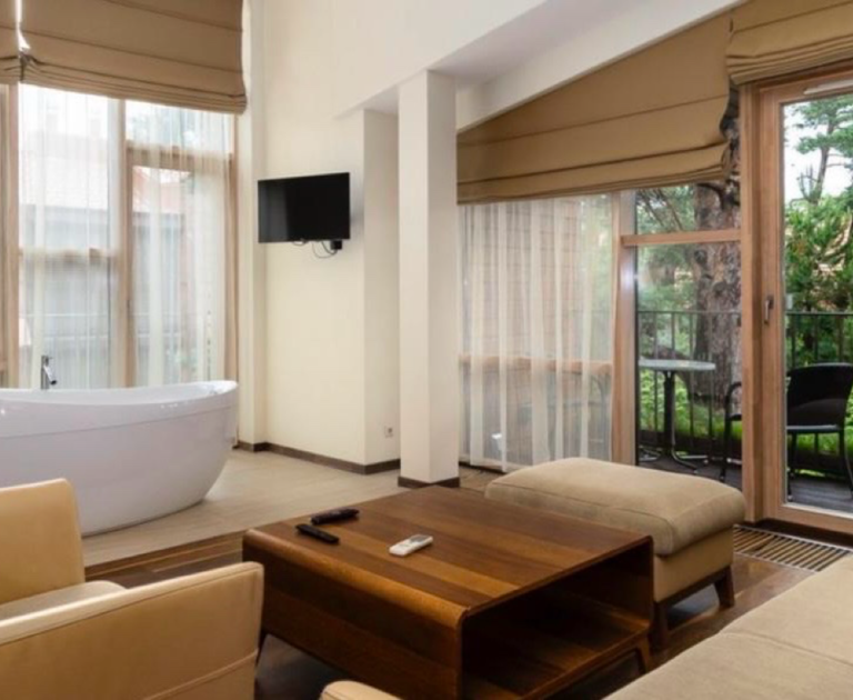 5B12D489-15B0-406C-8E84-EEAB979598DD