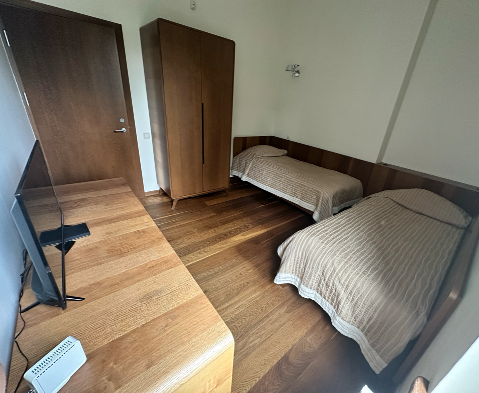 EE0D36A5-ADE5-41E0-B338-FE55B35F104A